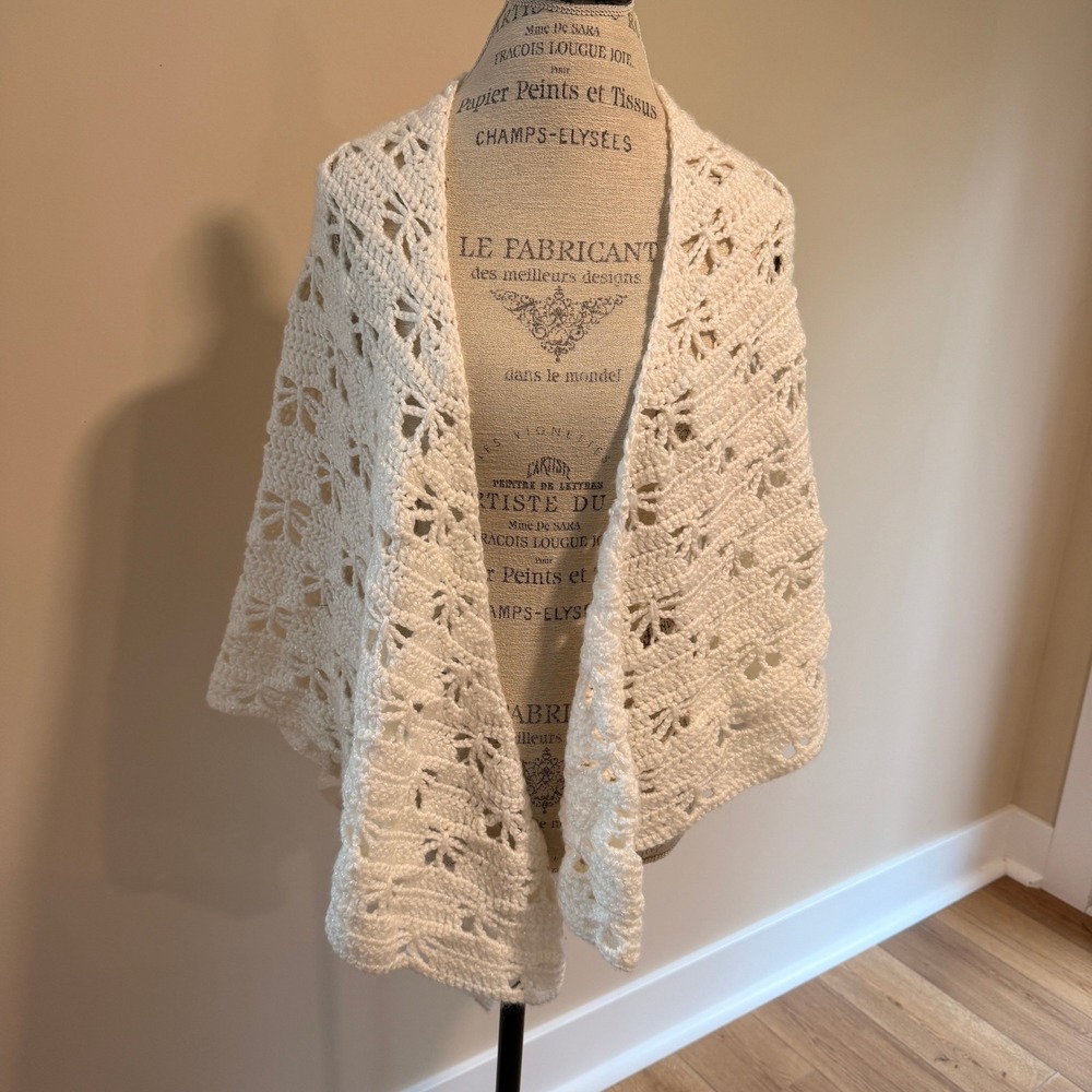 Butterfly Faith Women's Handmade White with Sparkle Flecks Crochet‎ Shawl
